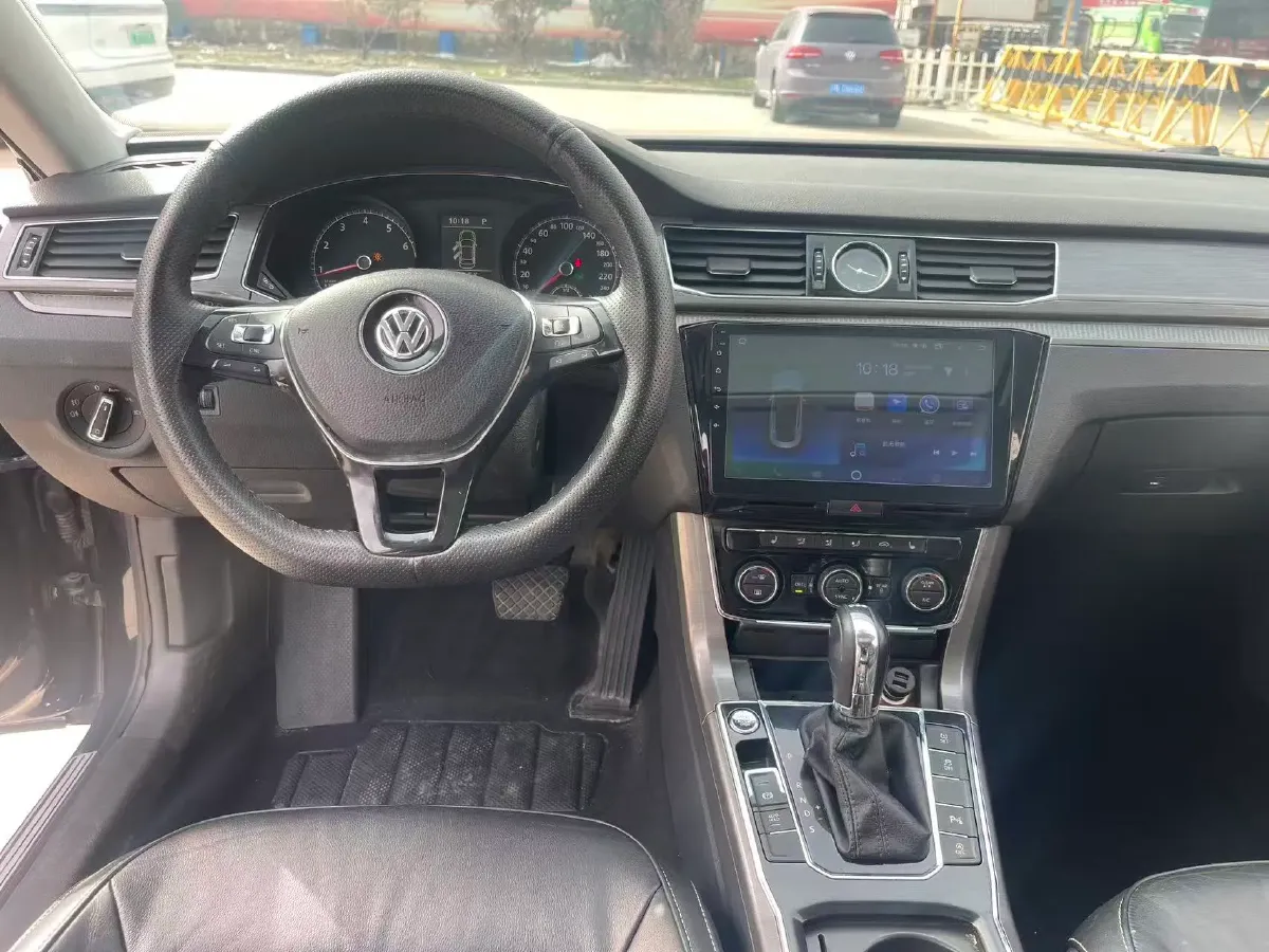 2017 Volkswagen Passat 1.8T 180HP L4 7DCT,autocango,china used car exporter,china ev exporter,chinese used car exporter,chinese used ev exporter