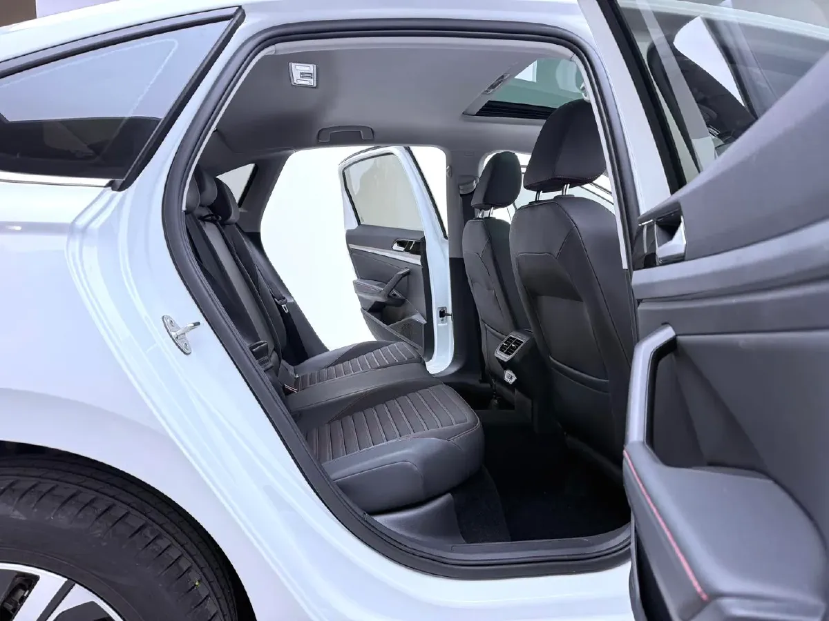 2023 Volkswagen Lavida 1.4T 150HP L4 7DCT,autocango,china used car exporter,china ev exporter,chinese used car exporter,chinese used ev exporter