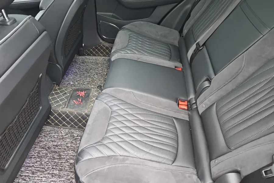 2022 HongQi HS5 2.0T 224HP L4 6AT,autocango,china used car exporter,china ev exporter,chinese used car exporter,chinese used ev exporter