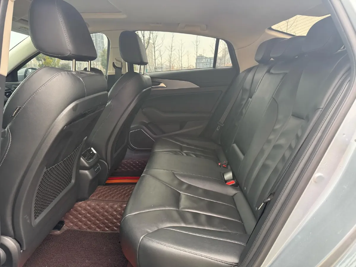 2022 HongQi H5 1.5T 169HP L4 7DCT,autocango,china used car exporter,china ev exporter,chinese used car exporter,chinese used ev exporter