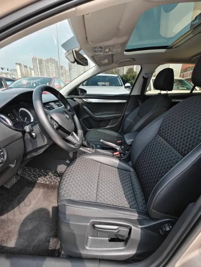 2018 Skoda Octavia 1.4T 150HP L4 7DCT,autocango,china used car exporter,china ev exporter,chinese used car exporter,chinese used ev exporter