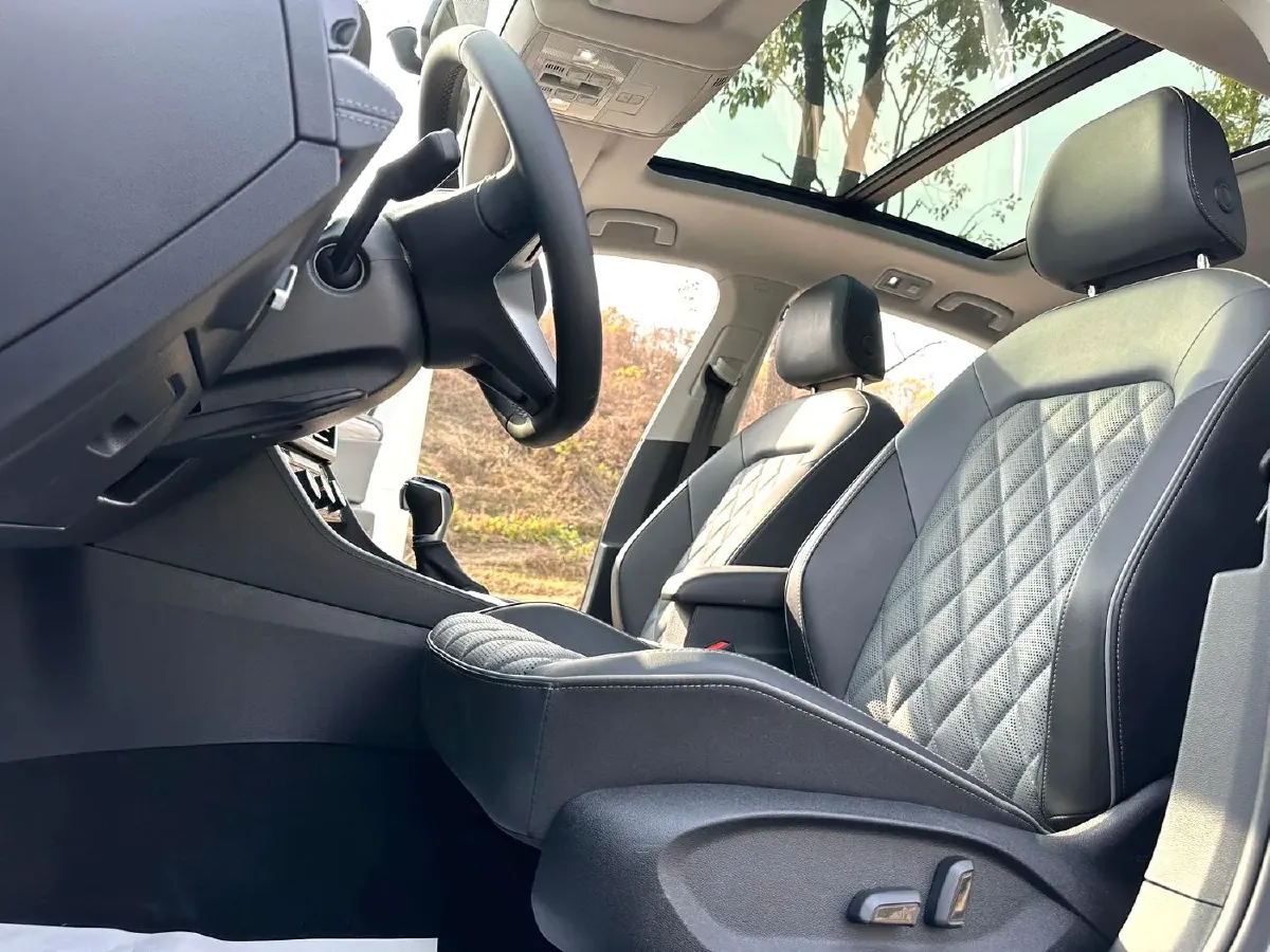 2023 Volkswagen Sagitar 1.4T 150HP L4 7DCT,autocango,china used car exporter,china ev exporter,chinese used car exporter,chinese used ev exporter