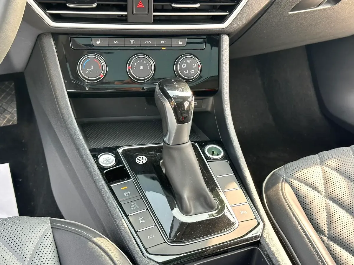 2023 Volkswagen Sagitar 1.4T 150HP L4 7DCT,autocango,china used car exporter,china ev exporter,chinese used car exporter,chinese used ev exporter