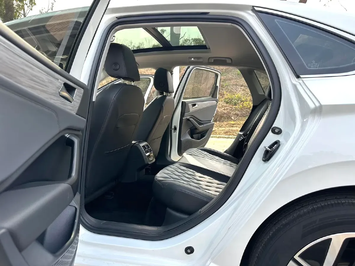 2023 Volkswagen Sagitar 1.4T 150HP L4 7DCT,autocango,china used car exporter,china ev exporter,chinese used car exporter,chinese used ev exporter