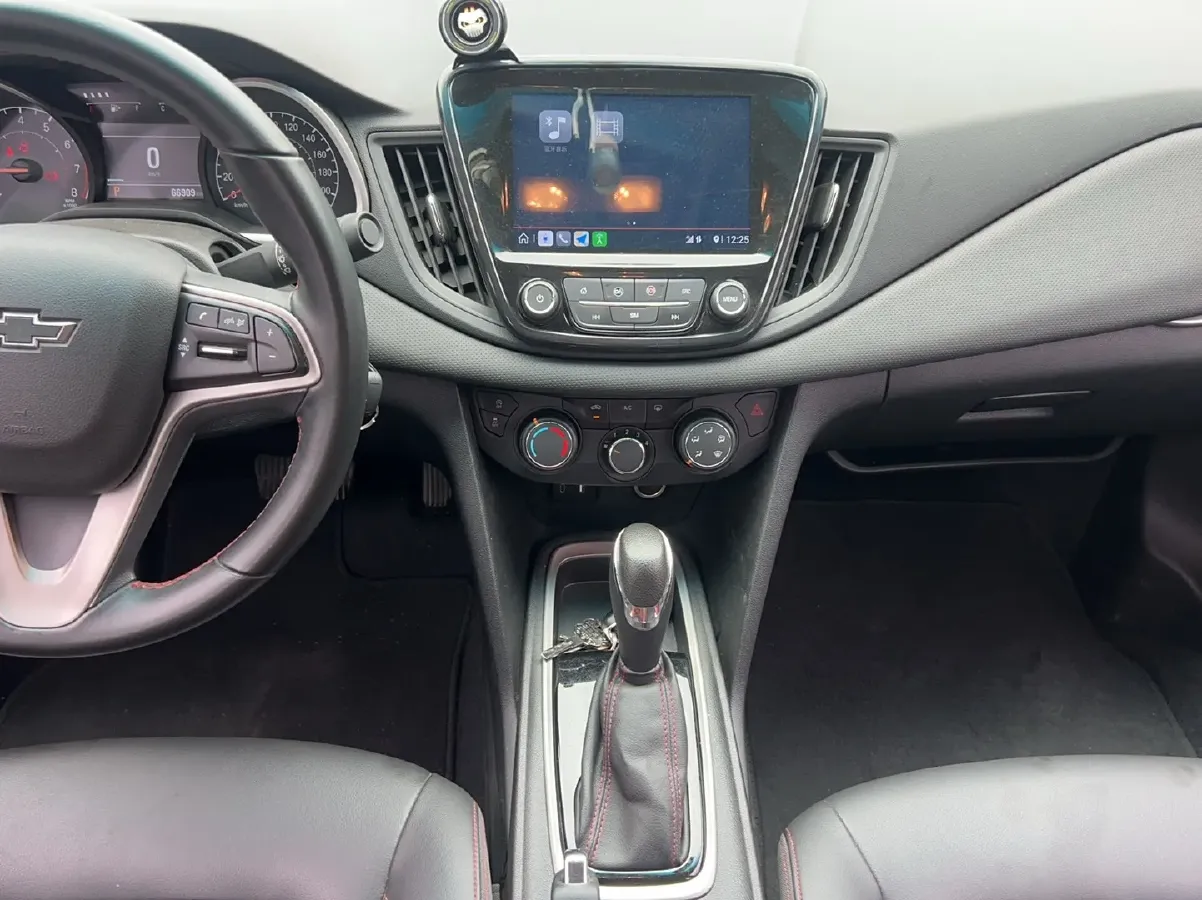 2020 Chevrolet Monza 1.0T 125HP L3 6DCT,autocango,china used car exporter,china ev exporter,chinese used car exporter,chinese used ev exporter