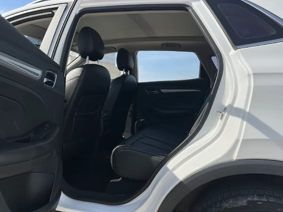 2018 Roewe RX5 1.5T 169HP L4 6MT,autocango,china used car exporter,china ev exporter,chinese used car exporter,chinese used ev exporter