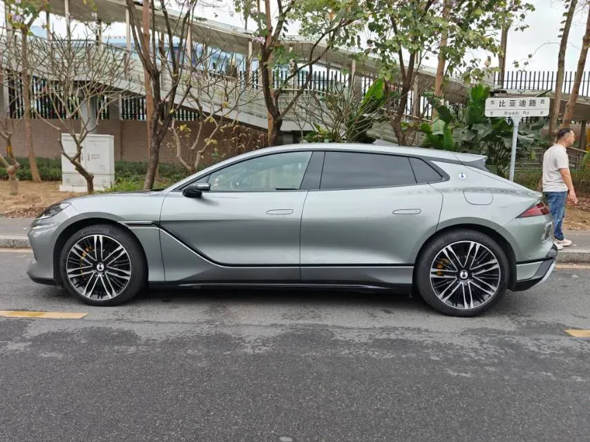 2024 Denza DenzaZ9GT 2.0T 207HP L4 E-CVT PHEV 38.5KWH,autocango,china used car exporter,china ev exporter,chinese used car exporter,chinese used ev exporter