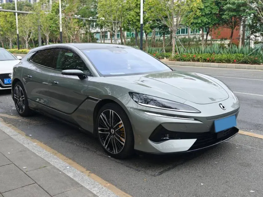2024 Denza DenzaZ9GT 2.0T 207HP L4 E-CVT PHEV 38.5KWH,autocango,china used car exporter,china ev exporter,chinese used car exporter,chinese used ev exporter
