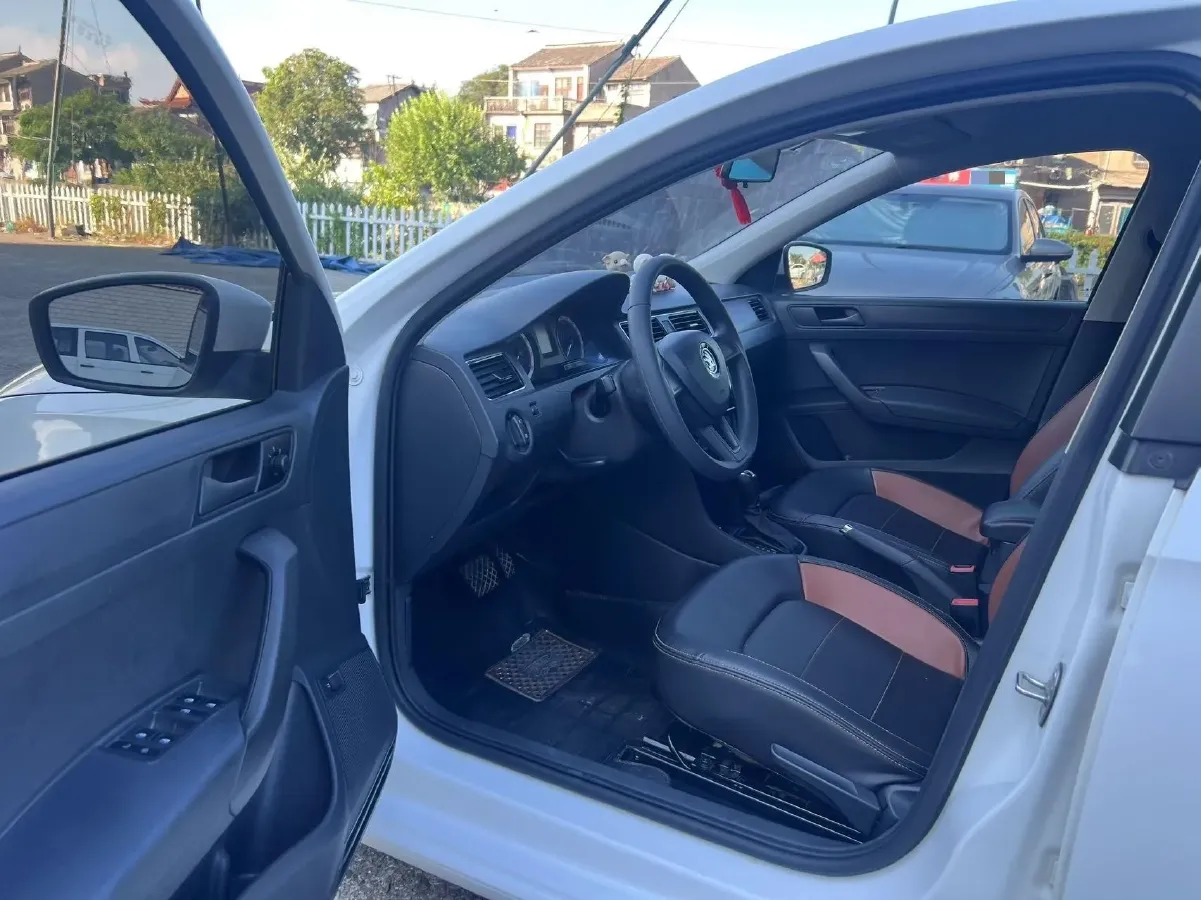 2019 Skoda Rapid Spaceback 1.5L 110HP L4 6AT,autocango,china used car exporter,china ev exporter,chinese used car exporter,chinese used ev exporter