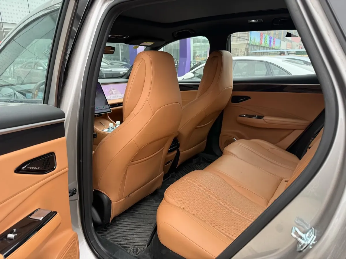 2025 Geely Galaxy L7 1.5L 112HP L4 1DHT PHEV 18.4KWH,autocango,china used car exporter,china ev exporter,chinese used car exporter,chinese used ev exporter