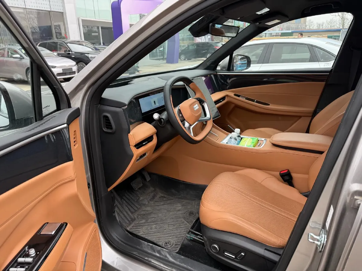 2025 Geely Galaxy L7 1.5L 112HP L4 1DHT PHEV 18.4KWH,autocango,china used car exporter,china ev exporter,chinese used car exporter,chinese used ev exporter