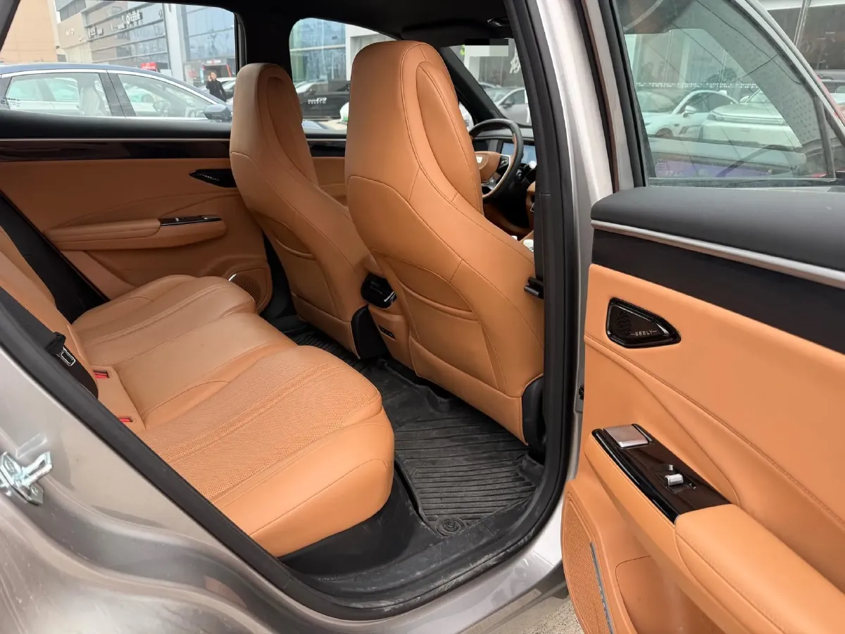 2025 Geely Galaxy L7 1.5L 112HP L4 1DHT PHEV 18.4KWH,autocango,china used car exporter,china ev exporter,chinese used car exporter,chinese used ev exporter