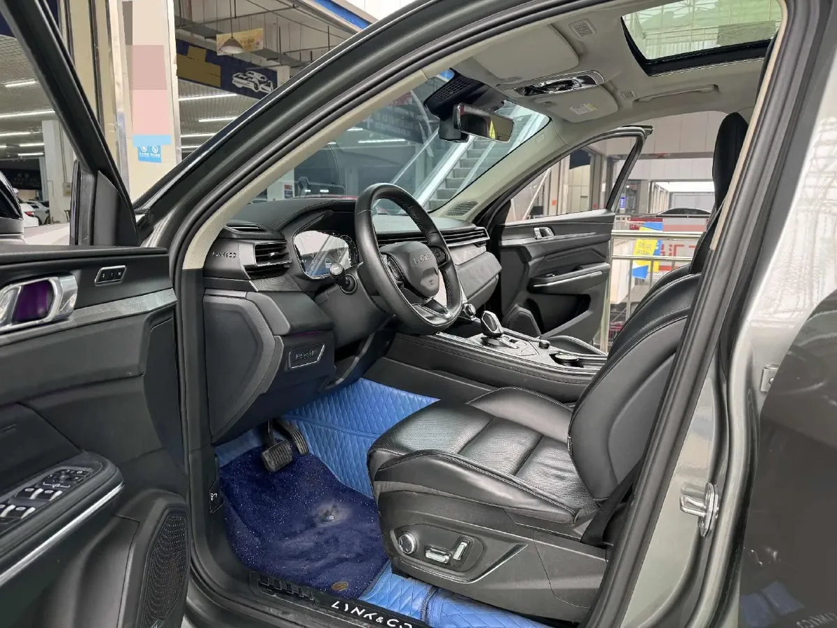 2021 LYNK&CO 01 2.0T 218HP L4 8AT,autocango,china used car exporter,china ev exporter,chinese used car exporter,chinese used ev exporter