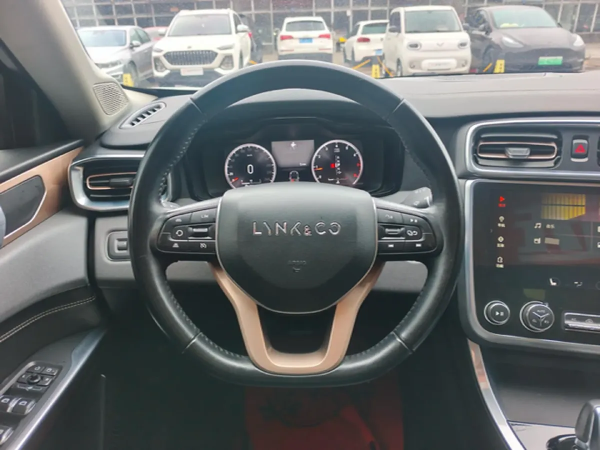 2017 Zotye SR9 2.0T 190HP L4 6DCT,autocango,china used car exporter,china ev exporter,chinese used car exporter,chinese used ev exporter