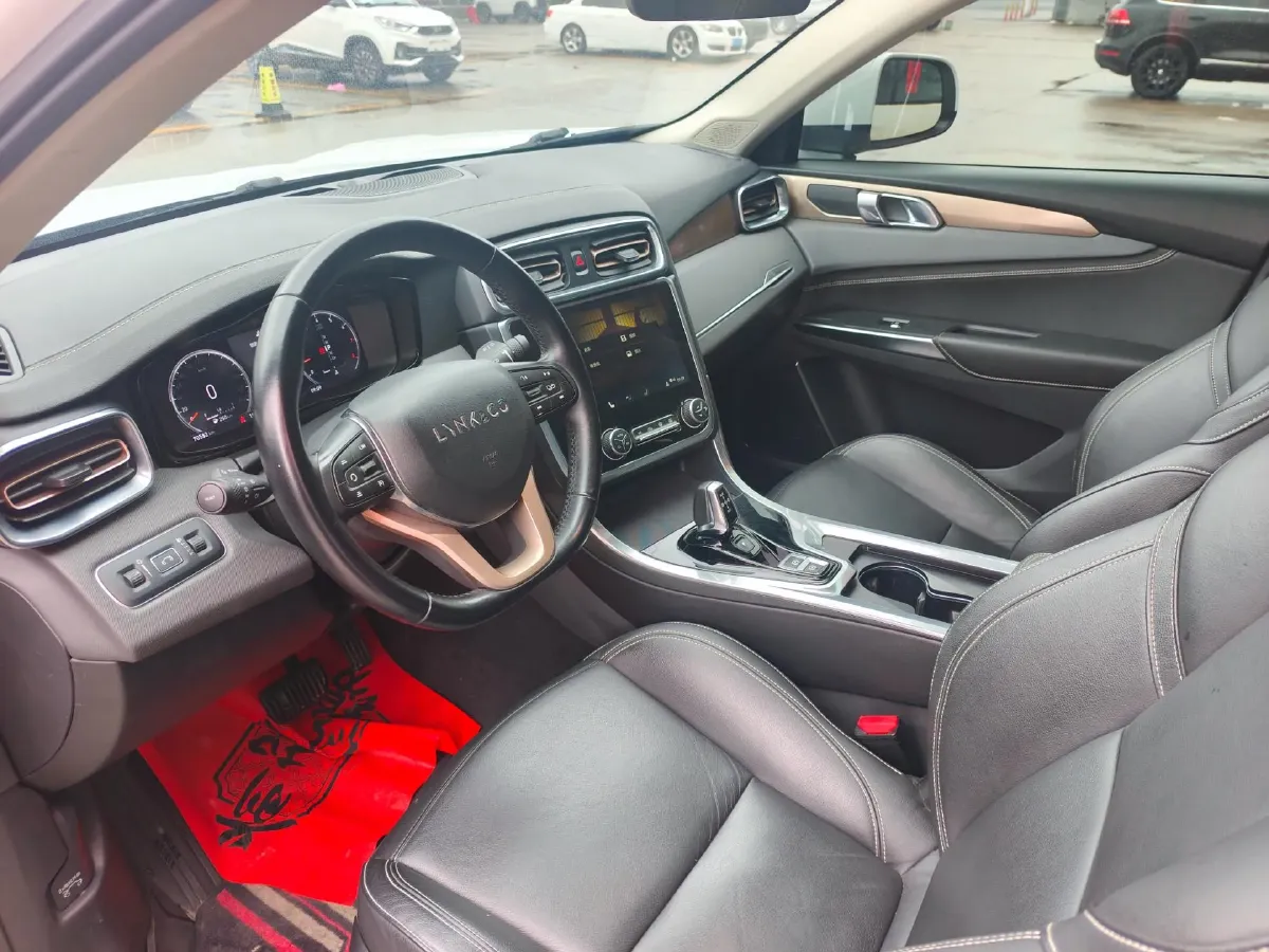 2017 Zotye SR9 2.0T 190HP L4 6DCT,autocango,china used car exporter,china ev exporter,chinese used car exporter,chinese used ev exporter