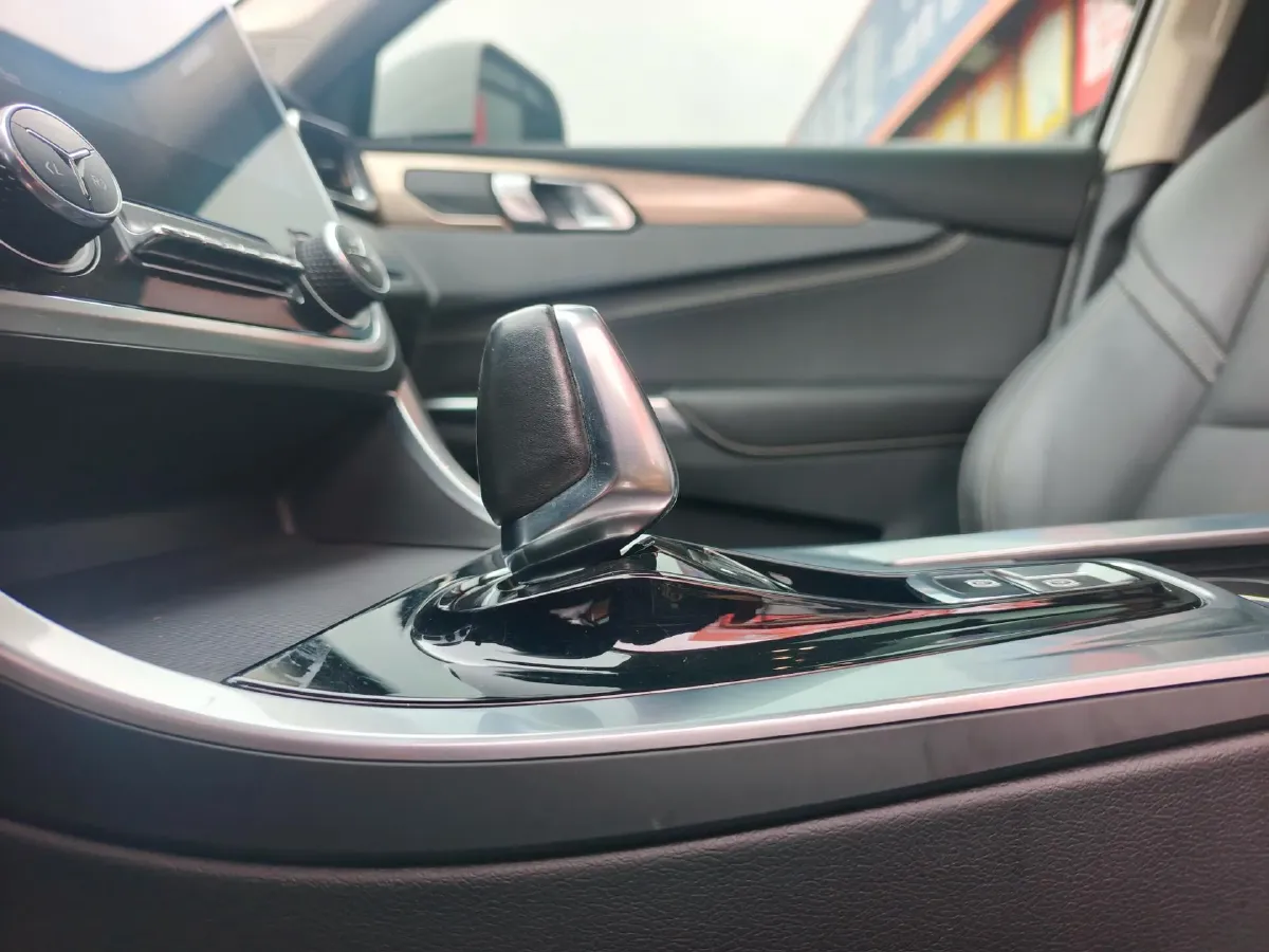 2017 Zotye SR9 2.0T 190HP L4 6DCT,autocango,china used car exporter,china ev exporter,chinese used car exporter,chinese used ev exporter