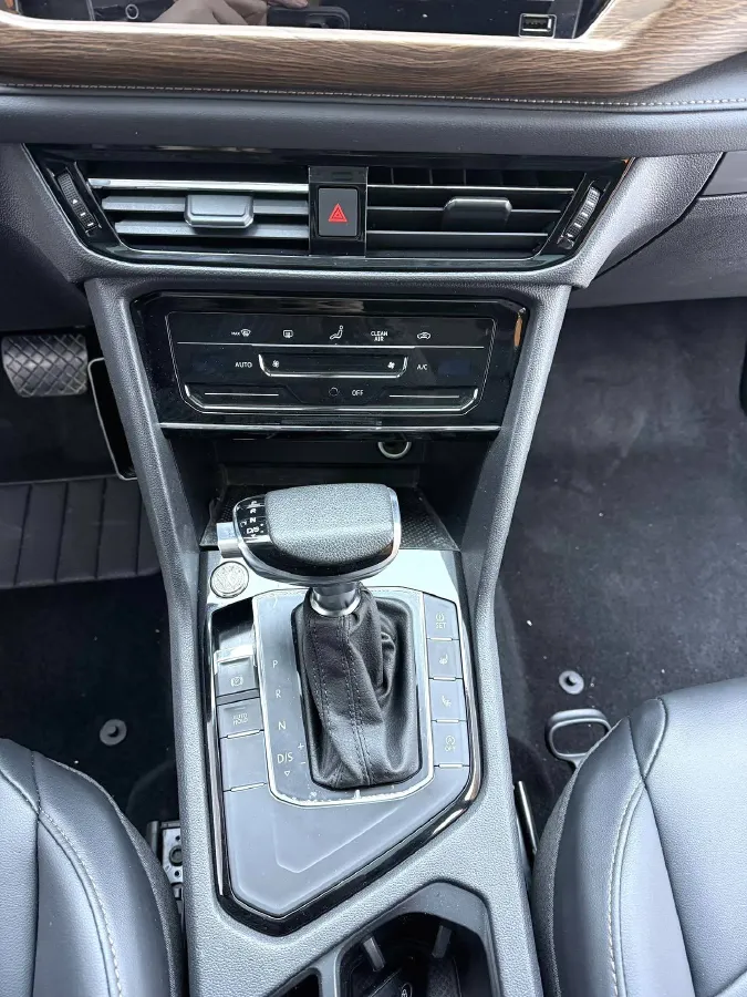 2021 Volkswagen Tharu 1.4T 150HP L4 7DCT,autocango,china used car exporter,china ev exporter,chinese used car exporter,chinese used ev exporter