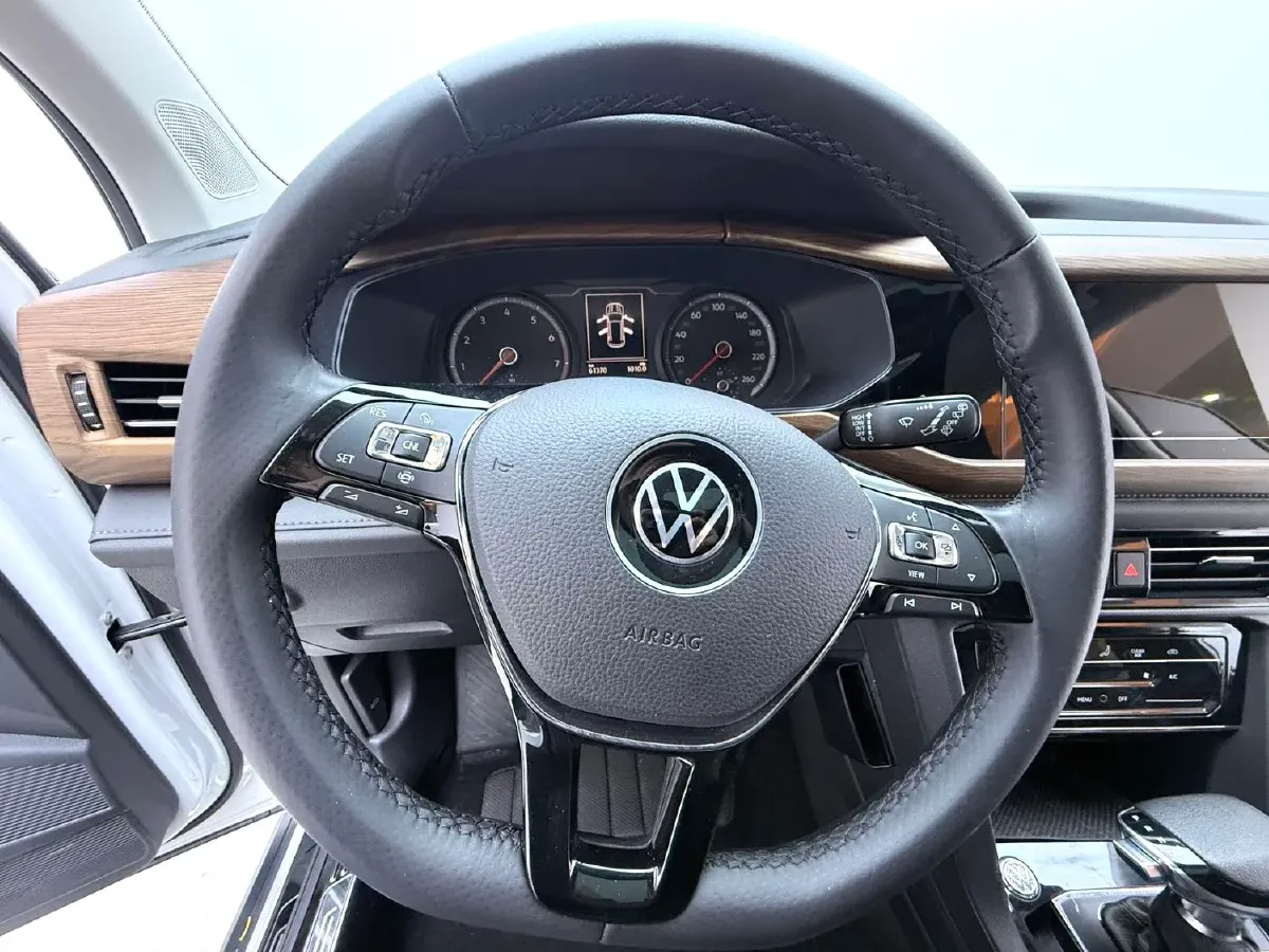 2021 Volkswagen Tharu 1.4T 150HP L4 7DCT,autocango,china used car exporter,china ev exporter,chinese used car exporter,chinese used ev exporter