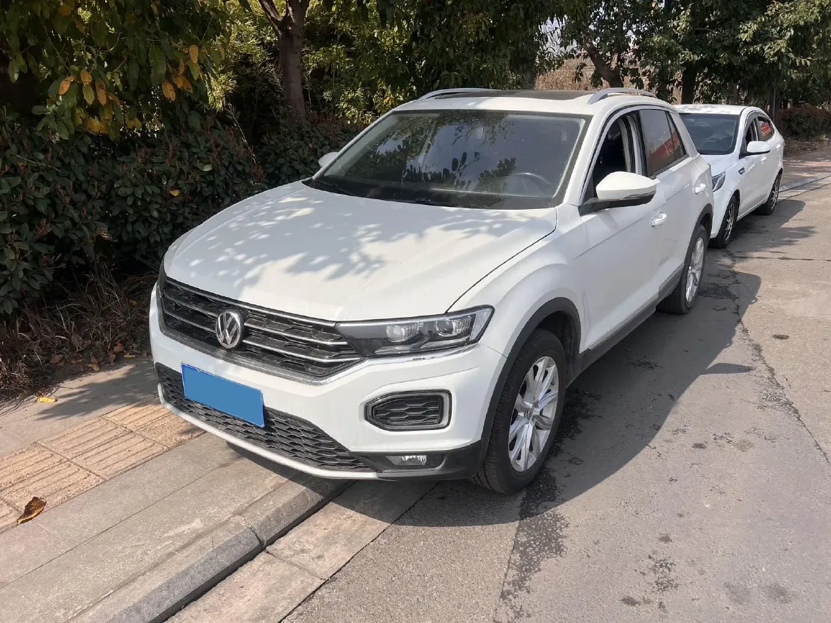 2019 Volkswagen T-Roc 1.4T 131HP L4 7DCT,autocango,china used car exporter,china ev exporter,chinese used car exporter,chinese used ev exporter