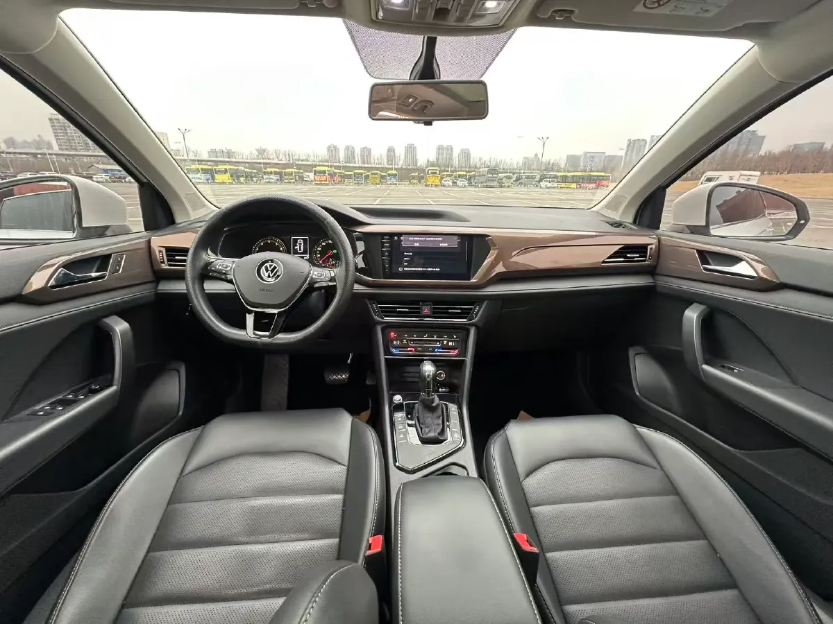 2021 Volkswagen Tharu 2.0T 186HP L4 7DCT,autocango,china used car exporter,china ev exporter,chinese used car exporter,chinese used ev exporter