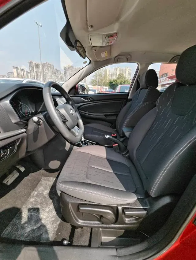 2017 Landwind X2 1.6L 125HP L4 4AT,autocango,china used car exporter,china ev exporter,chinese used car exporter,chinese used ev exporter