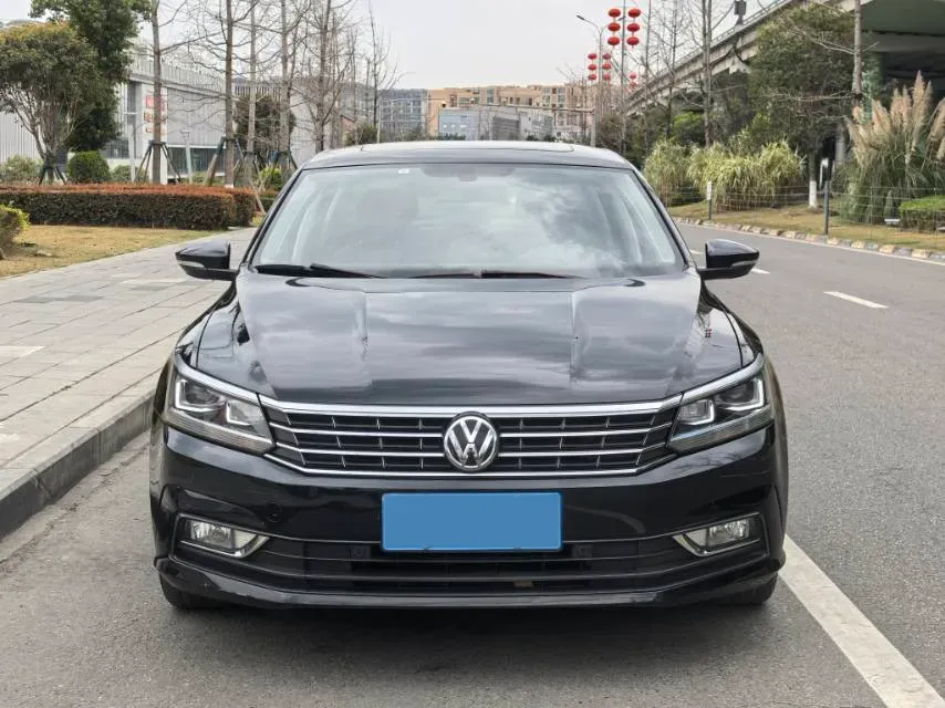 2017 Volkswagen Passat 1.8T 180HP L4 7DCT,autocango,china used car exporter,china ev exporter,chinese used car exporter,chinese used ev exporter