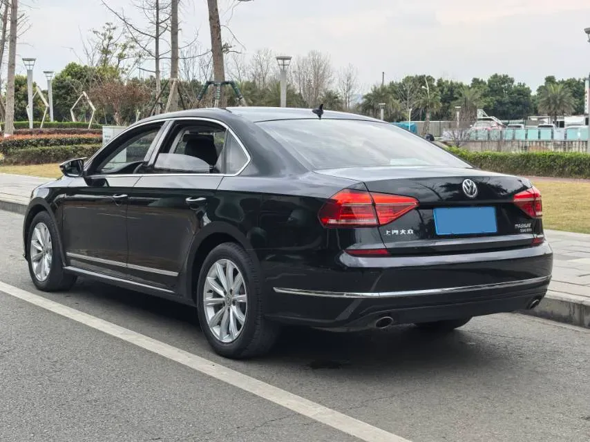 2017 Volkswagen Passat 1.8T 180HP L4 7DCT,autocango,china used car exporter,china ev exporter,chinese used car exporter,chinese used ev exporter