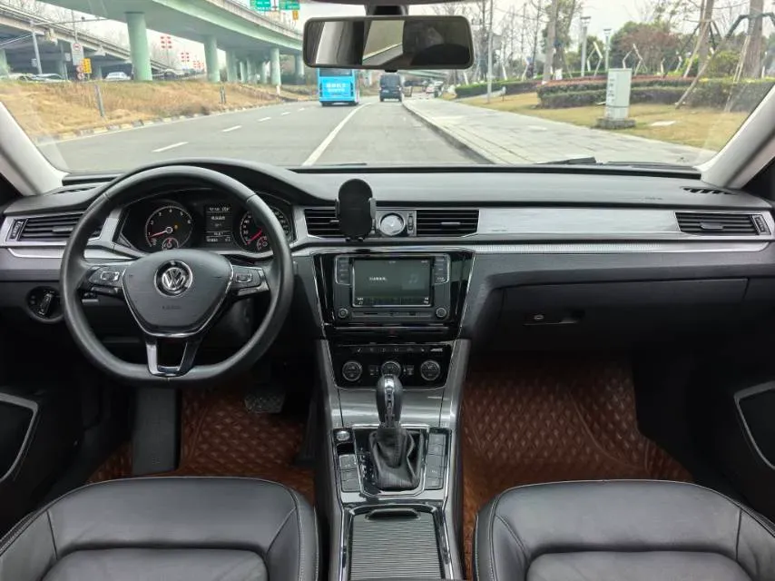 2017 Volkswagen Passat 1.8T 180HP L4 7DCT,autocango,china used car exporter,china ev exporter,chinese used car exporter,chinese used ev exporter
