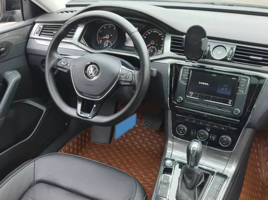 2017 Volkswagen Passat 1.8T 180HP L4 7DCT,autocango,china used car exporter,china ev exporter,chinese used car exporter,chinese used ev exporter