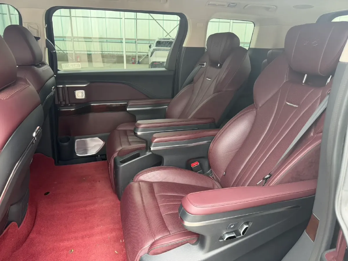 2023 HongQi HQ9 2.0T 252HP L4 8AT,autocango,china used car exporter,china ev exporter,chinese used car exporter,chinese used ev exporter