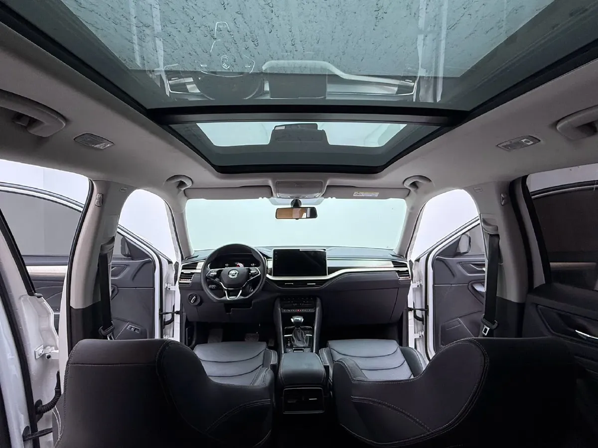 2022 Skoda Kodiak 2.0T 186HP L4 7DCT,autocango,china used car exporter,china ev exporter,chinese used car exporter,chinese used ev exporter