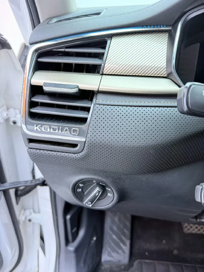 2022 Skoda Kodiak 2.0T 186HP L4 7DCT,autocango,china used car exporter,china ev exporter,chinese used car exporter,chinese used ev exporter