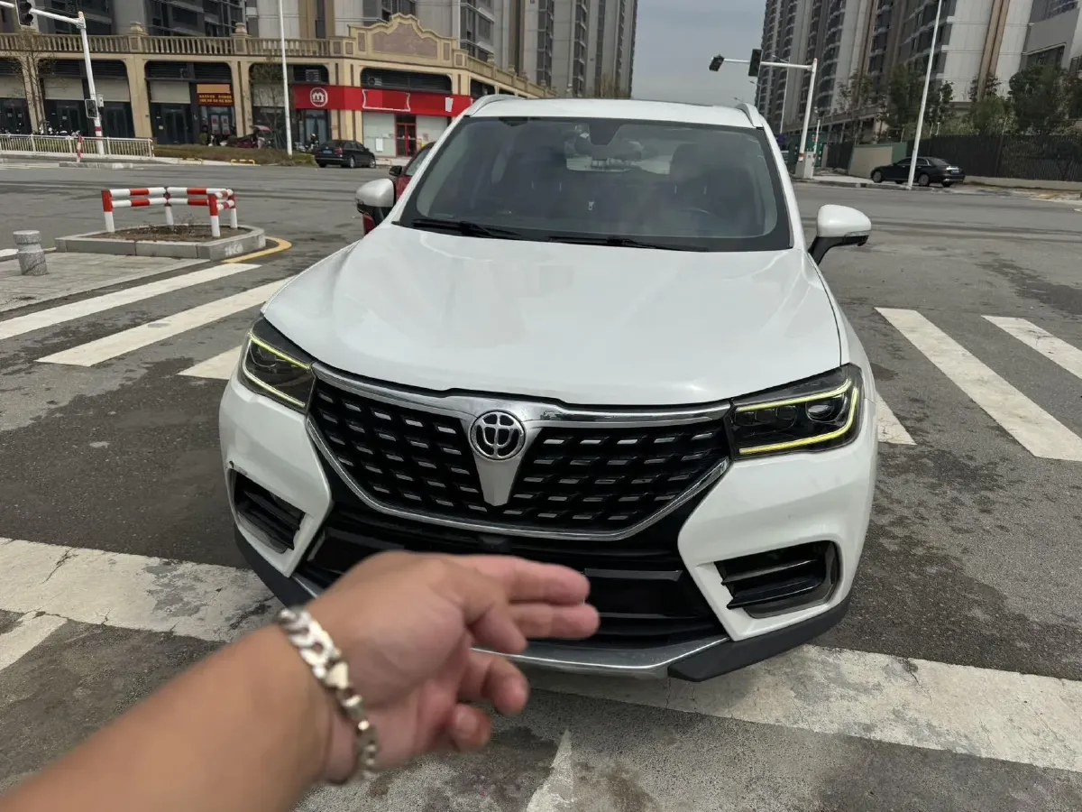 2018 Brilliance Auto V7 1.6T 204HP L4 7DCT,autocango,china used car exporter,china ev exporter,chinese used car exporter,chinese used ev exporter