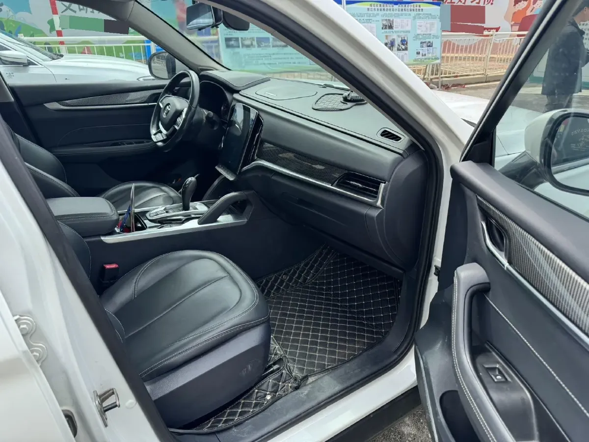 2018 Brilliance Auto V7 1.6T 204HP L4 7DCT,autocango,china used car exporter,china ev exporter,chinese used car exporter,chinese used ev exporter