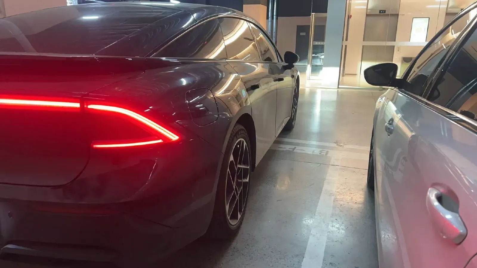 2024 Xpeng P7+ BEV 60.7KWH,autocango,china used car exporter,china ev exporter,chinese used car exporter,chinese used ev exporter