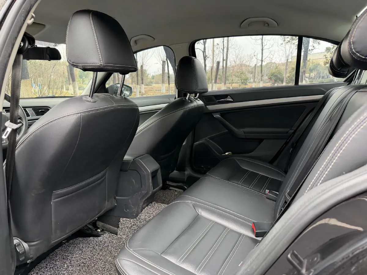 2017 Volkswagen Lavida 1.6L 110HP L4 6AT,autocango,china used car exporter,china ev exporter,chinese used car exporter,chinese used ev exporter