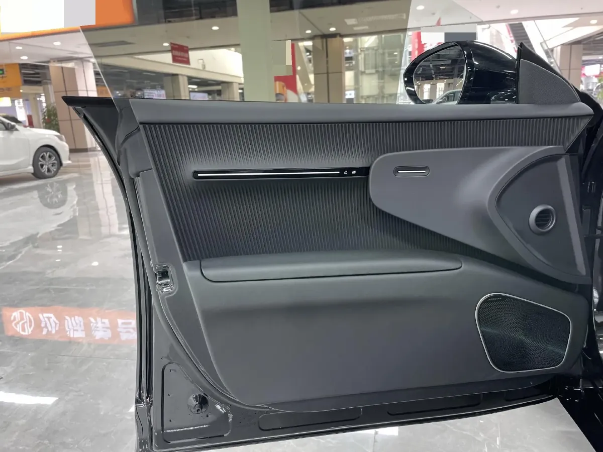 2025 Avatr 12 1.5T 156HP L4 REEV 39.05KWH,autocango,china used car exporter,china ev exporter,chinese used car exporter,chinese used ev exporter