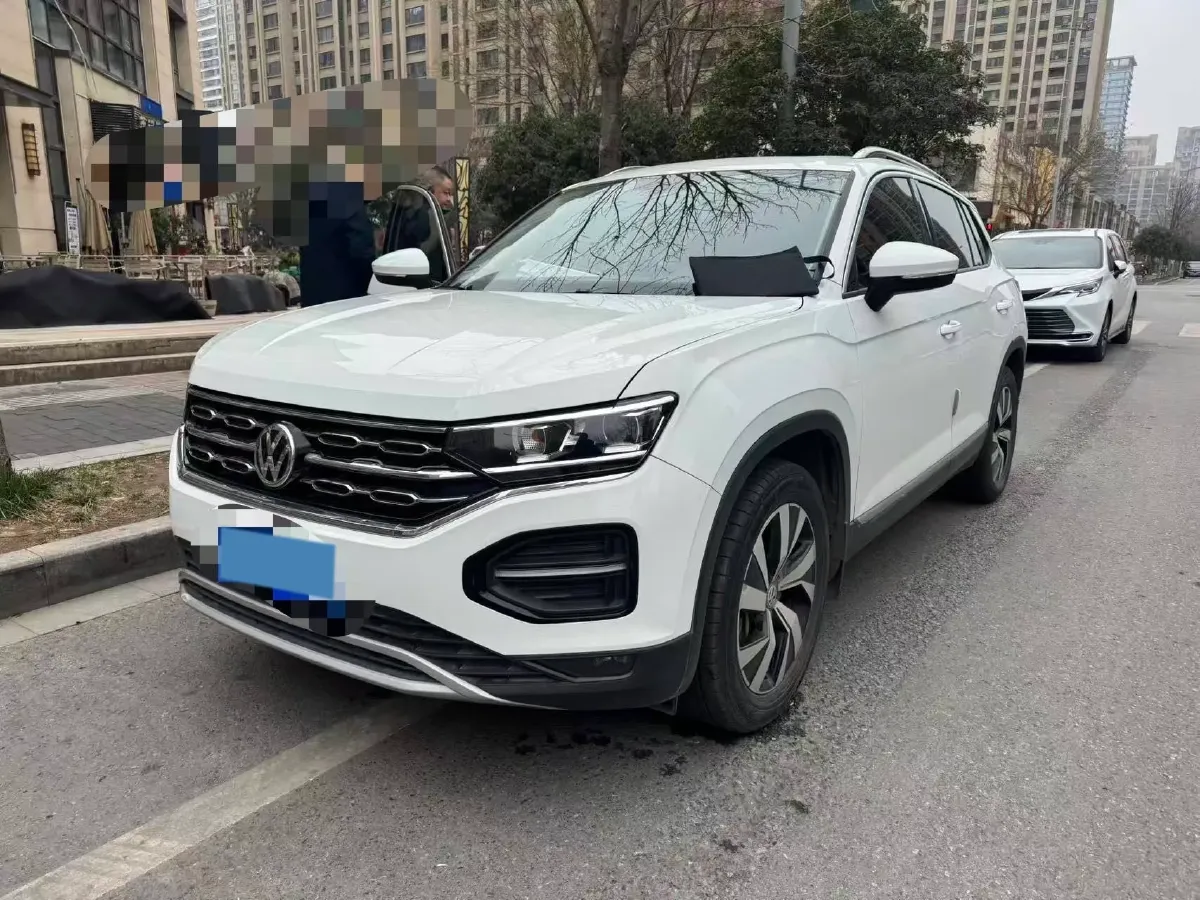 2019 Jeep Cherokee 2.0T 234HP L4 9AT,autocango,china used car exporter,china ev exporter,chinese used car exporter,chinese used ev exporter