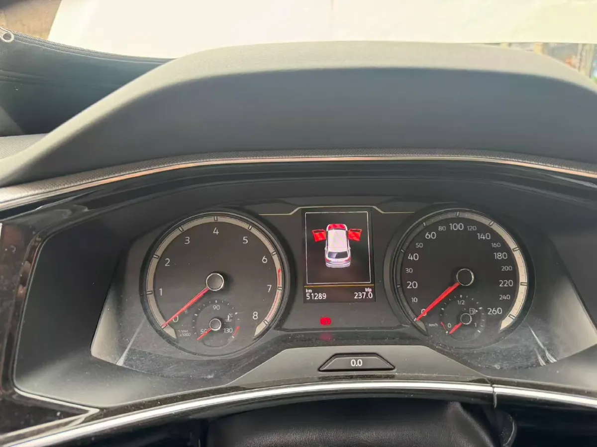 2019 Jeep Cherokee 2.0T 234HP L4 9AT,autocango,china used car exporter,china ev exporter,chinese used car exporter,chinese used ev exporter