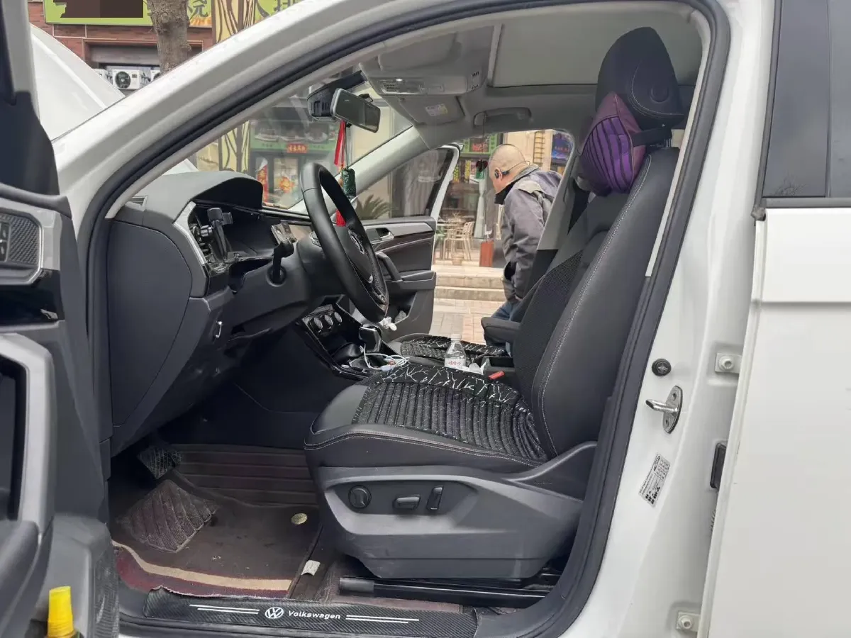 2019 Jeep Cherokee 2.0T 234HP L4 9AT,autocango,china used car exporter,china ev exporter,chinese used car exporter,chinese used ev exporter