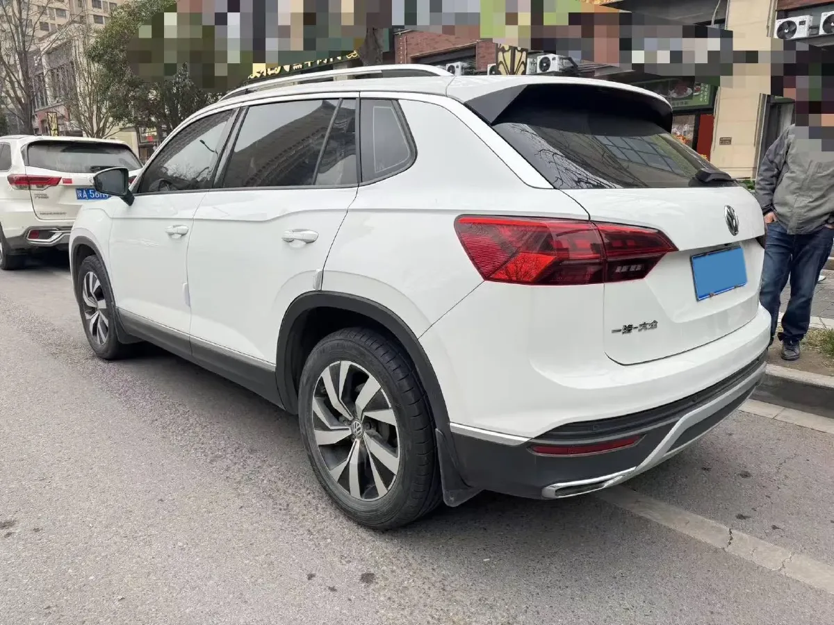 2019 Jeep Cherokee 2.0T 234HP L4 9AT,autocango,china used car exporter,china ev exporter,chinese used car exporter,chinese used ev exporter