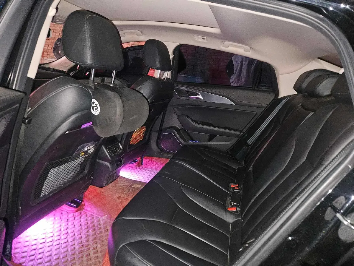 2022 HongQi H5 1.8T 197HP L4 6AT,autocango,china used car exporter,china ev exporter,chinese used car exporter,chinese used ev exporter