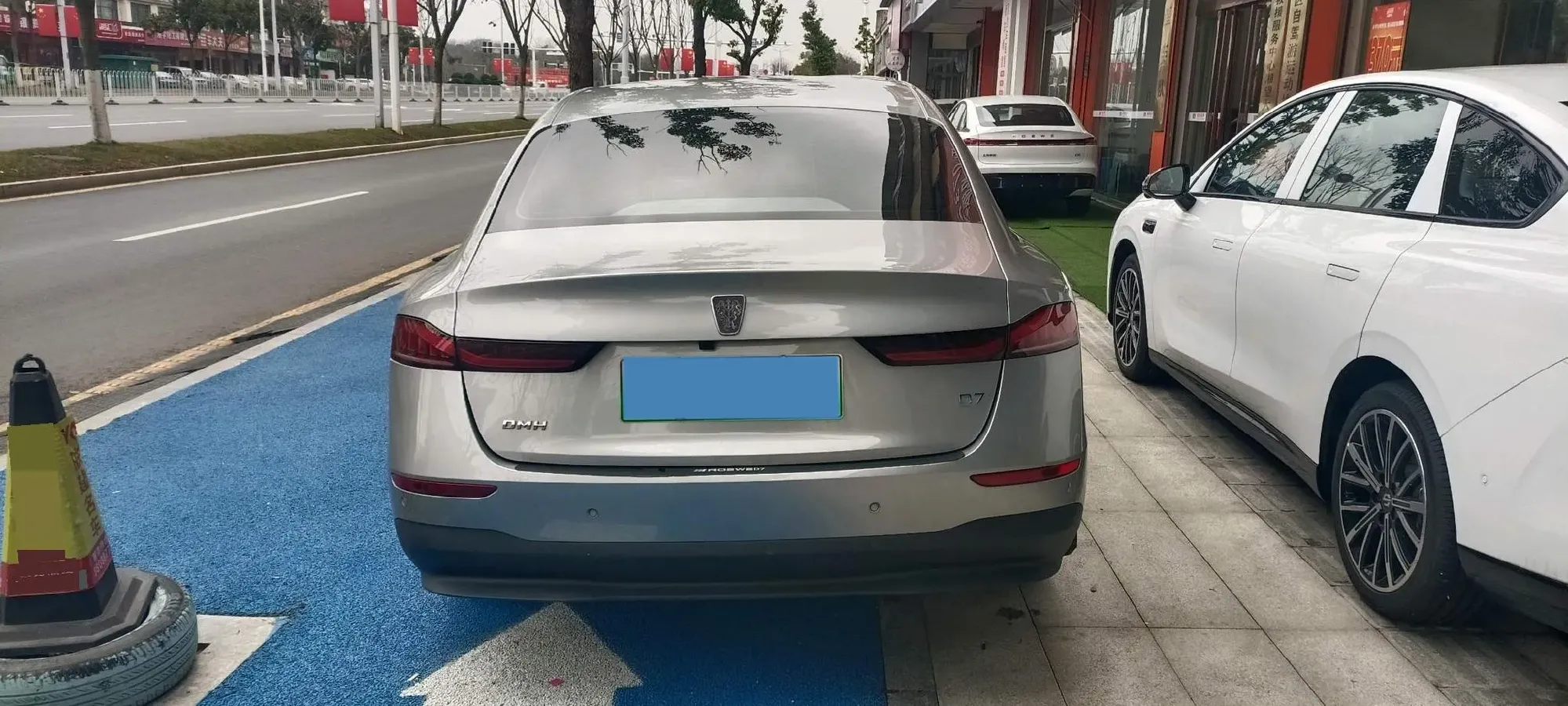 2025 Roewe D7 1.5L 112HP L4 1DHT PHEV 19.7KWH,autocango,china used car exporter,china ev exporter,chinese used car exporter,chinese used ev exporter