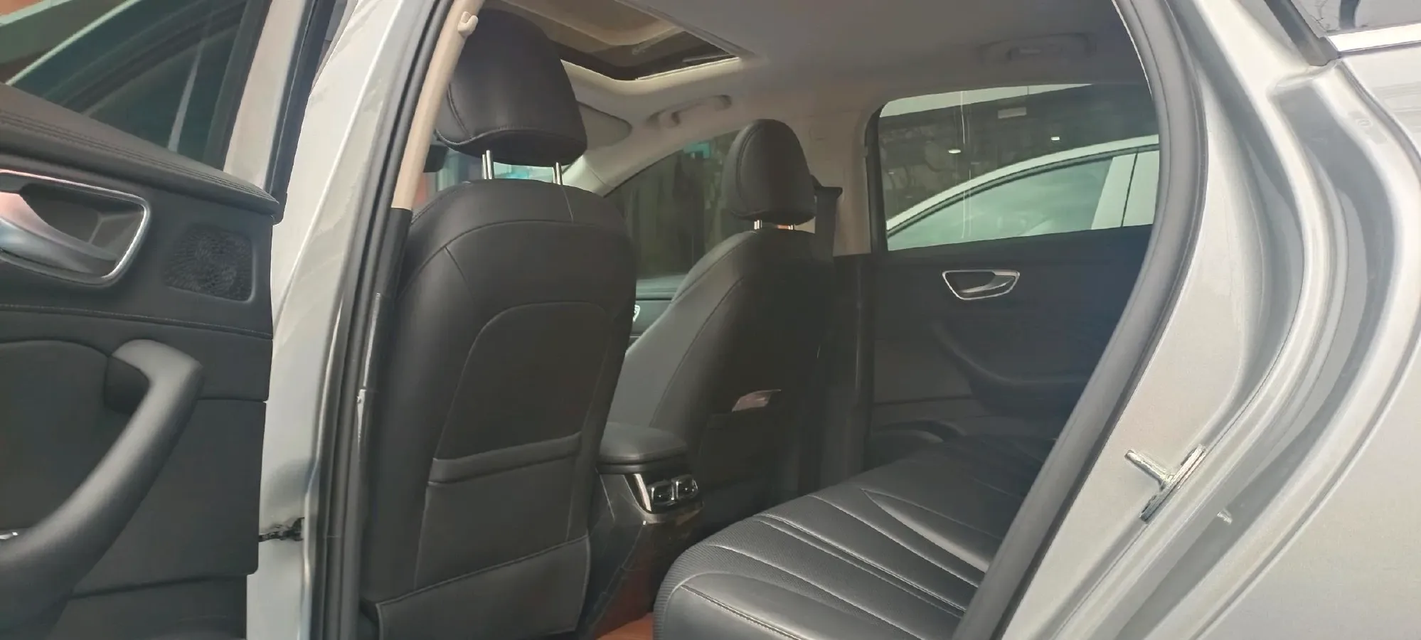 2025 Roewe D7 1.5L 112HP L4 1DHT PHEV 19.7KWH,autocango,china used car exporter,china ev exporter,chinese used car exporter,chinese used ev exporter