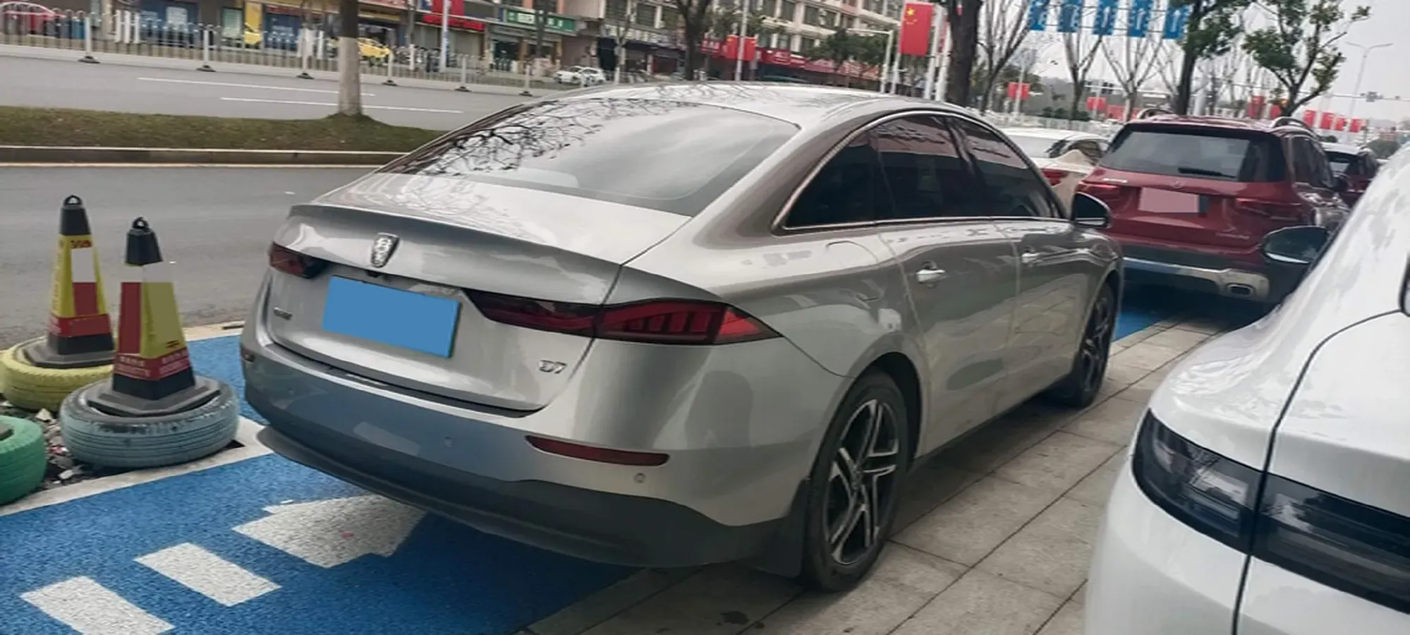 2025 Roewe D7 1.5L 112HP L4 1DHT PHEV 19.7KWH,autocango,china used car exporter,china ev exporter,chinese used car exporter,chinese used ev exporter