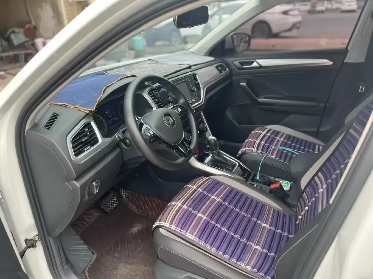 2020 Volkswagen T-Roc 1.4T 150HP L4 7DCT,autocango,china used car exporter,china ev exporter,chinese used car exporter,chinese used ev exporter