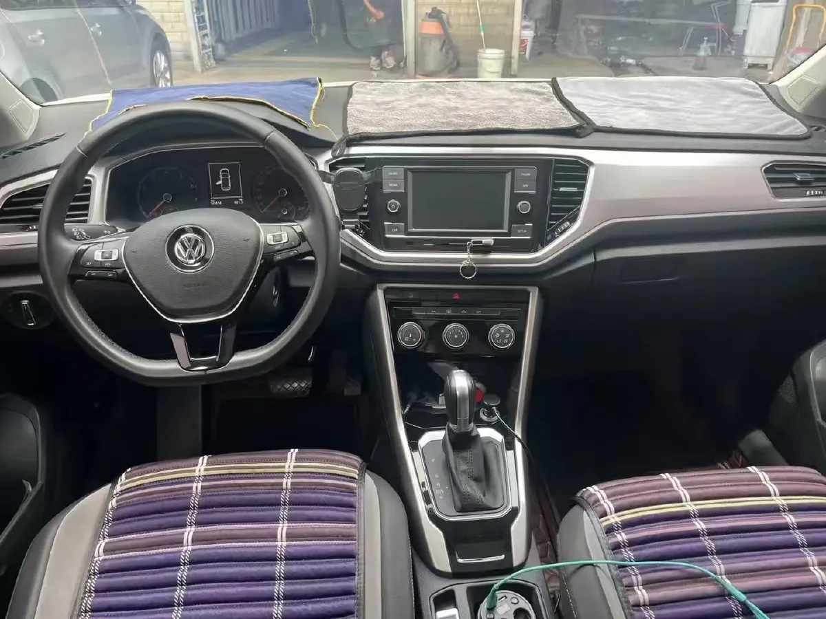 2020 Volkswagen T-Roc 1.4T 150HP L4 7DCT,autocango,china used car exporter,china ev exporter,chinese used car exporter,chinese used ev exporter