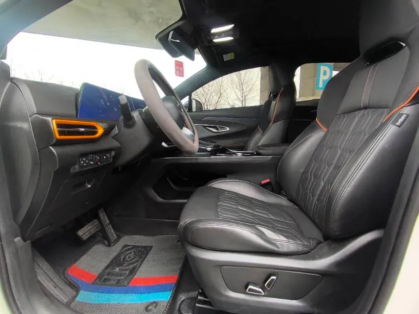 2022 ChangAn UNI-T 1.5T 188HP L4 7DCT,autocango,china used car exporter,china ev exporter,chinese used car exporter,chinese used ev exporter