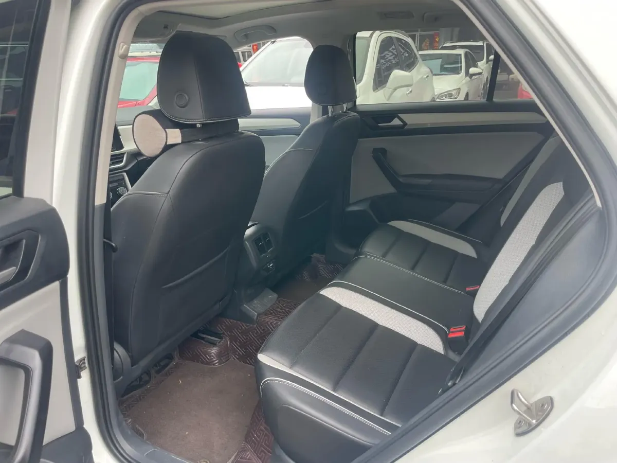 2023 Volkswagen T-Roc 1.4T 150HP L4 7DCT,autocango,china used car exporter,china ev exporter,chinese used car exporter,chinese used ev exporter