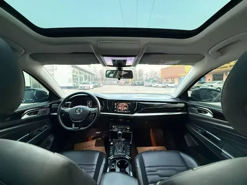 2020 Volkswagen Passat 2.0T 186HP L4 7DCT,autocango,china used car exporter,china ev exporter,chinese used car exporter,chinese used ev exporter